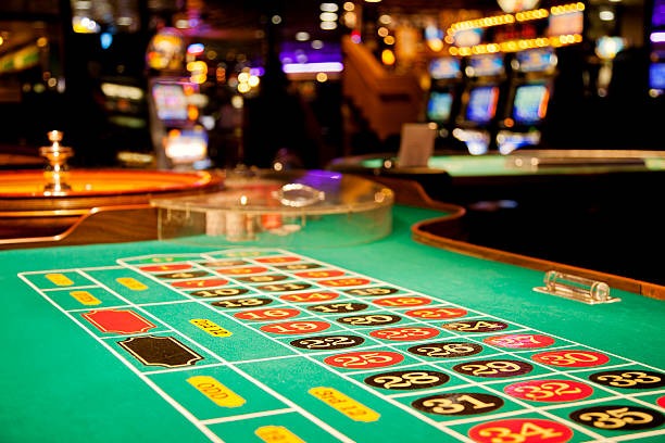 Live Speed Roulette table with spinning wheel